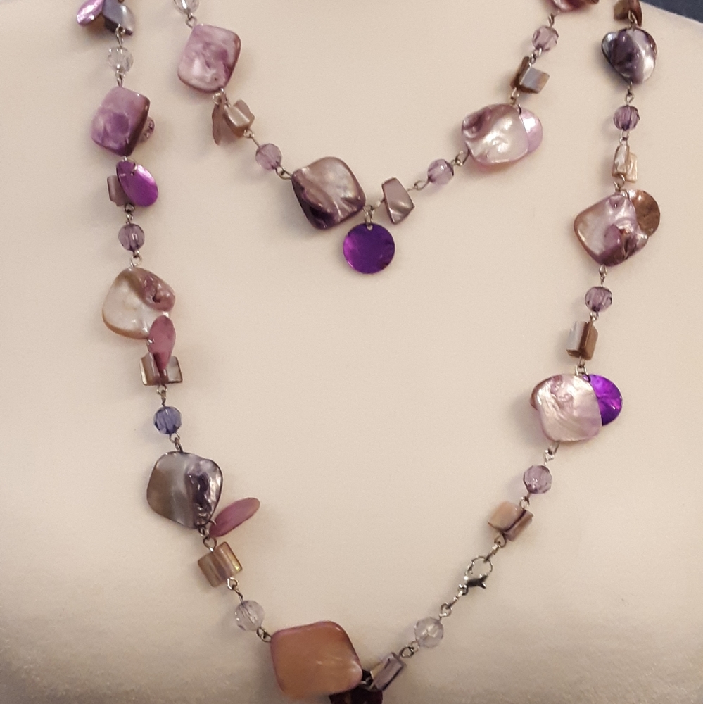 Chunky mother of pearl necklace